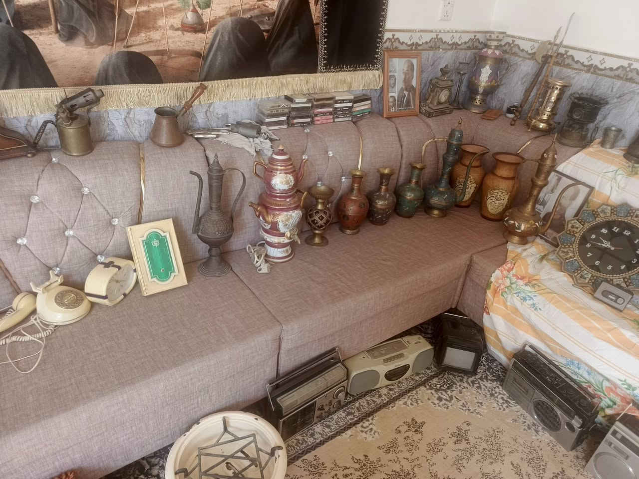 ‏السلام عليكم للبيع غراض اثريه و قديمه  و كلهن نضاف  مكاني بالنجف  رقمي ‪***********‬ علمآ  الغراض صار سنين محتفض بيهن  ماعندي محل
