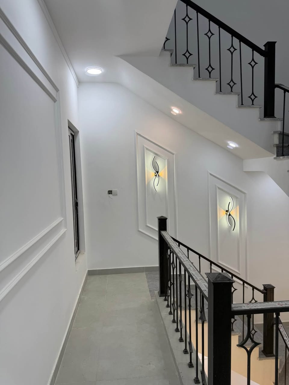 🏡 للبيع — بيت حديث وفخم في دور النفط

✨ المساحة: 150 متر
✨ البناء: حديث — فول طابقين ونص
✨ جاهز للسكن مباشرة
✨ تصميم عصري وتشطيب راقي
✨ واجهة حديثة وإنارة مميزة
✨ موقع هادئ ومناسب للعائلة

📍 الموقع: دور النفط

📞 للاستفسار والاتصال:
***********

🔹 فرصة ممتازة للسكن أو الاستثمار 🔹 عمارة, ميسان
