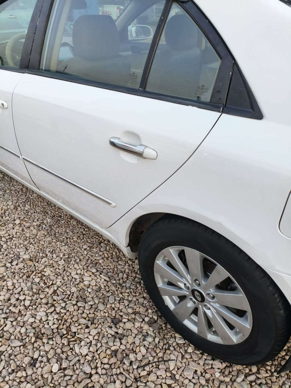 هونداي سوناتا ٢٠٠٩ خليجي محرك ٢٤٠٠ مامفتوح جديدة وجاهزة من كل شي رقم بغداد سنوية ماساقطة بيها صبغ جاملغ امامي فقط وصور السونار مرفق مع الصور للتواصل الاتصال *********** الشراي يدلل
