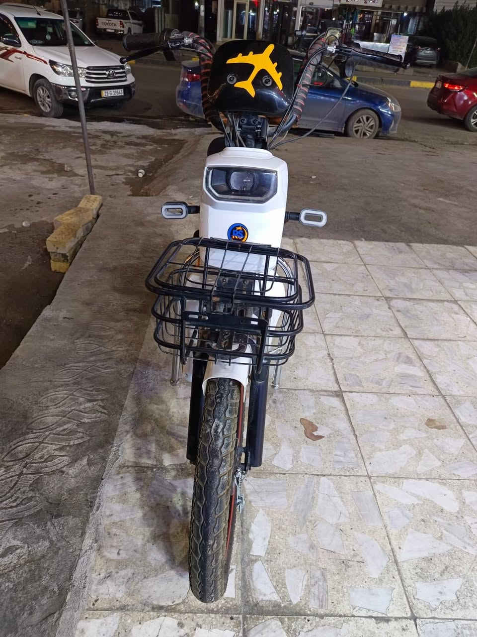 دراجة للبيع مكاني بغداد سيديه سعر 400بيه مجال ***********
