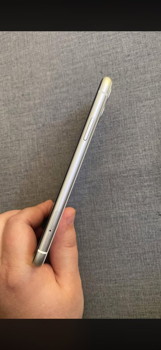 ايفون ١١ اخو الجديد 
بطاريه ٩٢
ذاكره ١٢٨
بغداد
***********
