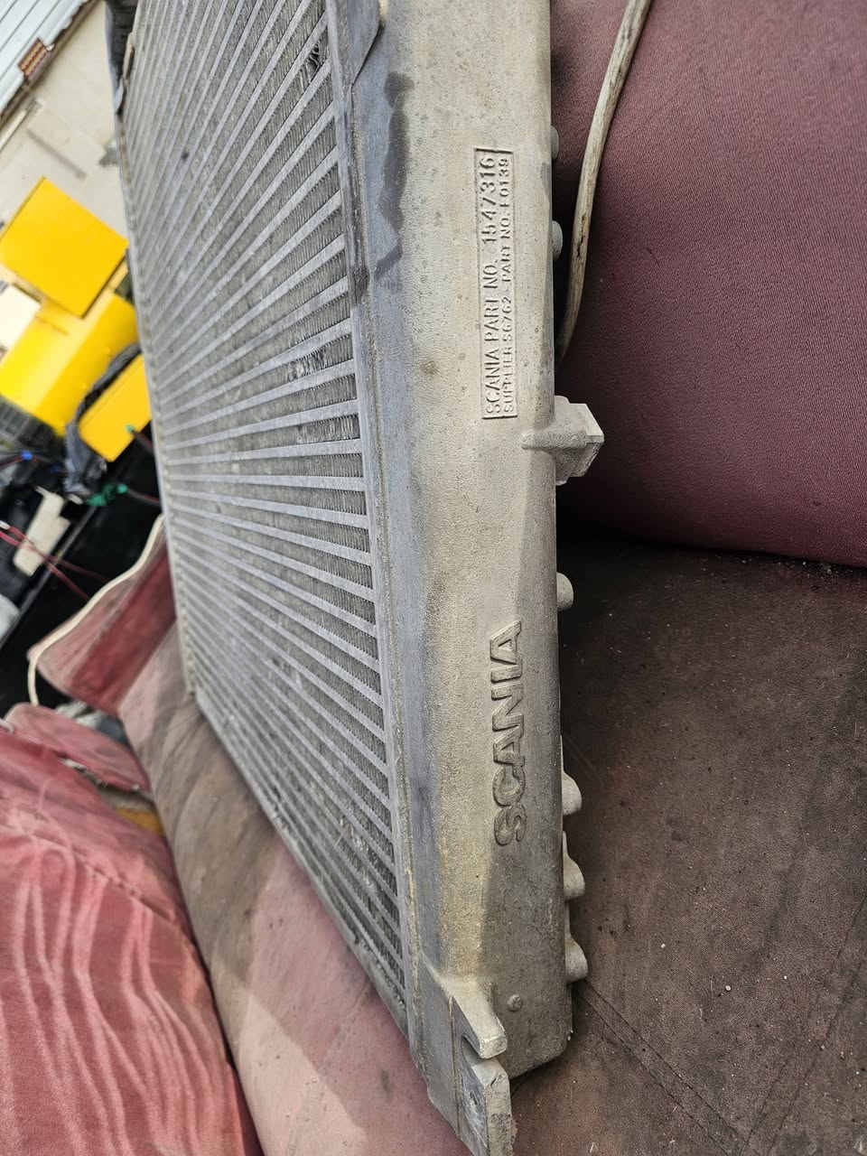 السلام عليكم 
كلر سكانيا ١٤٤ 
يرهم عله جميع المولدات 
واذا سيارة فقط ١٢٤ و١٤٤
سكانيا بلاد مو تجاري 
نضافه ٩٠ بلميه وشرط الفحص 
السعر ١٨٠ الف ويوجد توصيل 
لجميع المحافظات 
مكاني بغداد السيديه 
***********
***********
