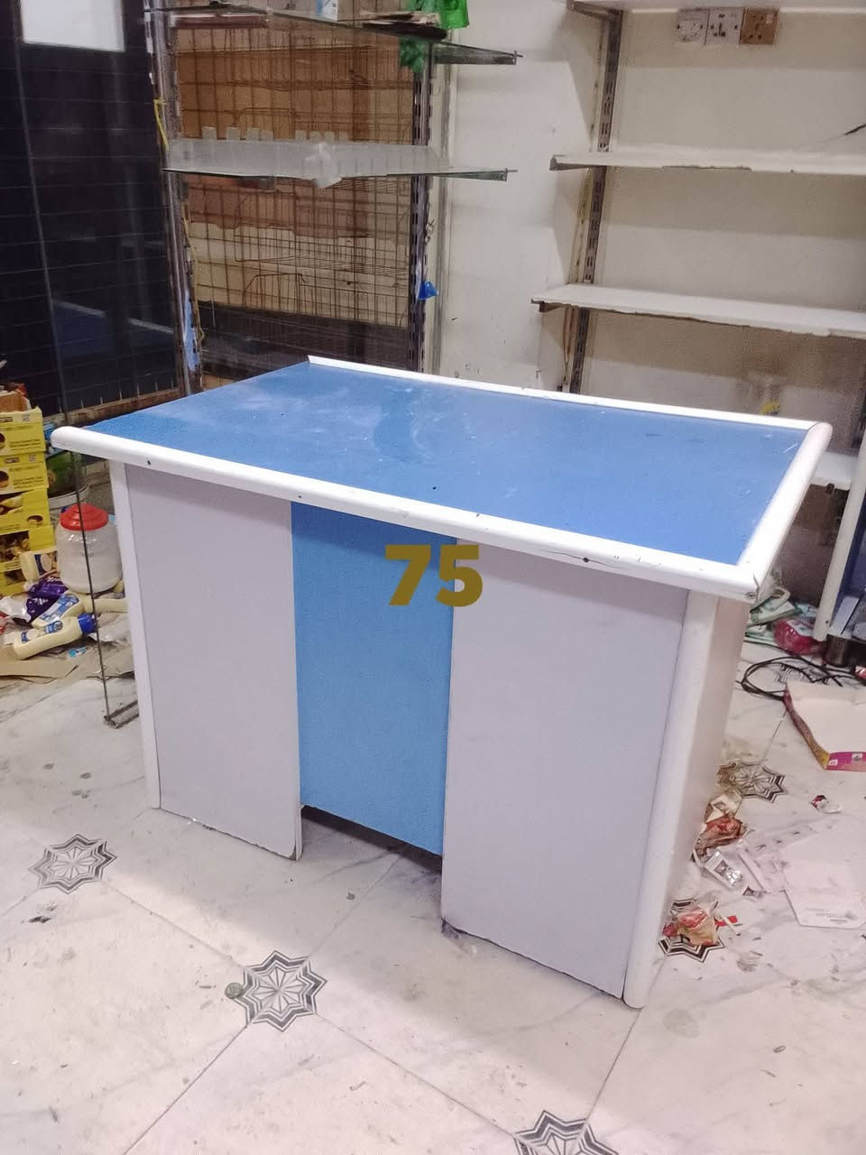 السلام عليكم غراض محل لبيع السعر داخل الصوره المكان واسط قضاء العزيزية ***********
