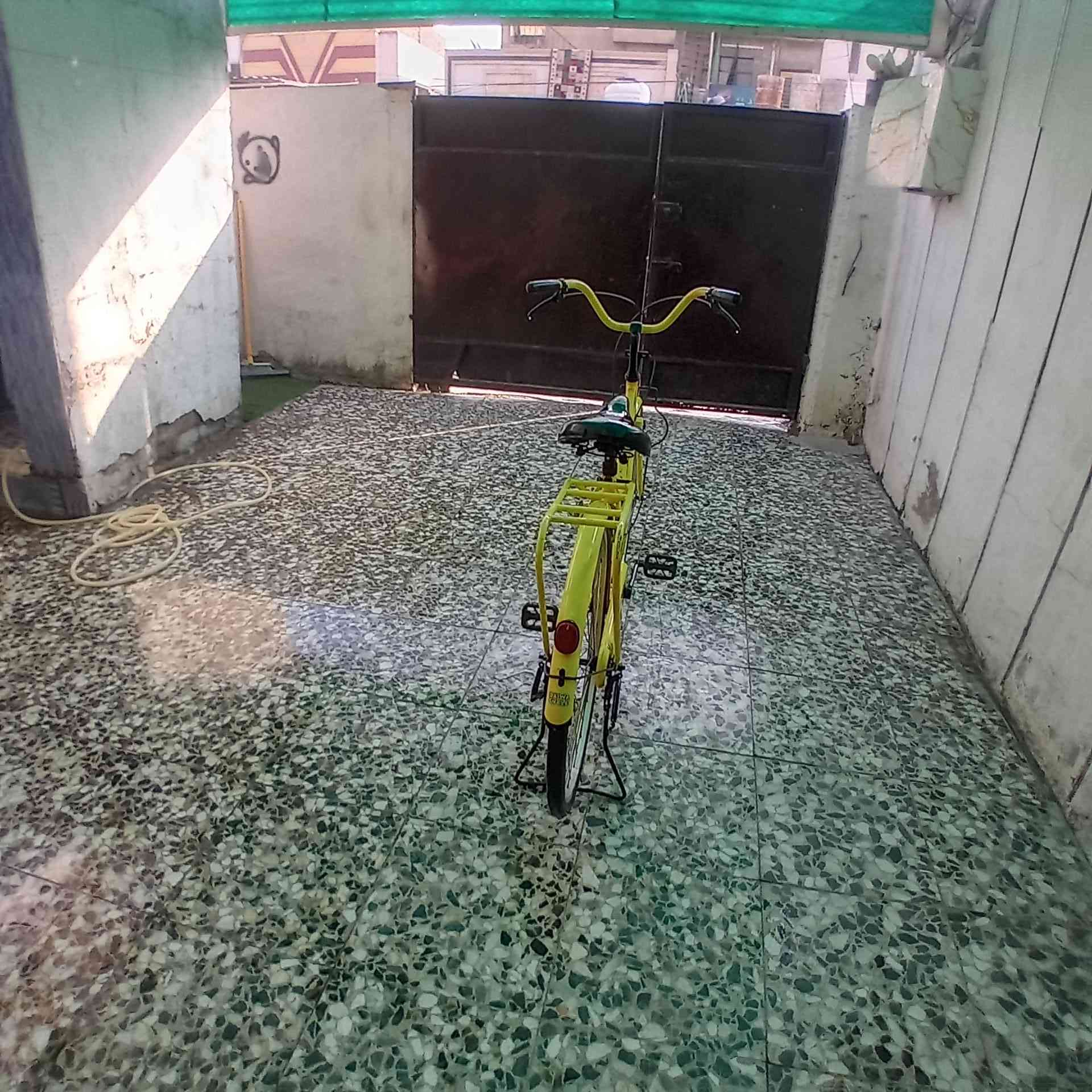 السلام عليكم بايسكل بناتي مال ربة نضيف لون اصفر. موديل 2025 جديد بعدة وريدة اب 120 وبي مجال قليل. العنوان بغداد الدورة ابو دشير متواجد خاص وهاذ رقمي***********
