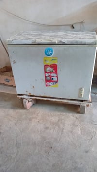 عارضه ومجمده نضيفات للبيع سعر المجمده 250 وسعر العارضه 350 رقم الهاتف ...