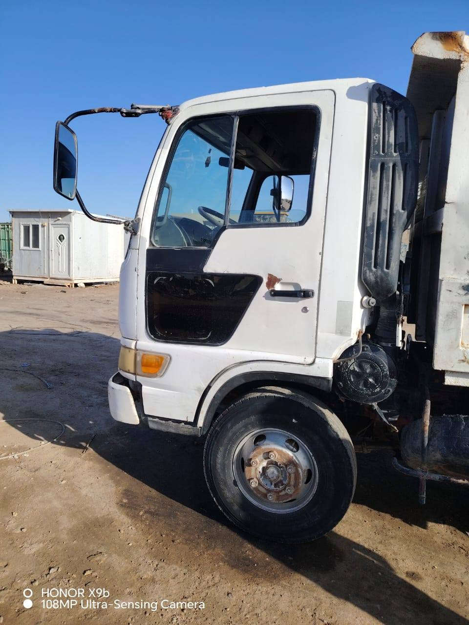 سلام عليكم هينو موديل 2000للبيع رقم واسط مداور ثاني يوم مكانه الكوت قضاء الحي لاستفسار اتصل ***********
