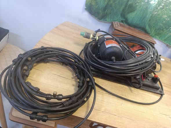 مضخه مياه أو مرشه معه نوزلات وصونده20متر تقريب  كامله بلاديه غير مستخدمه صنع ايطالي   مكاني بغداد حي العامل سعر45.       ***********
