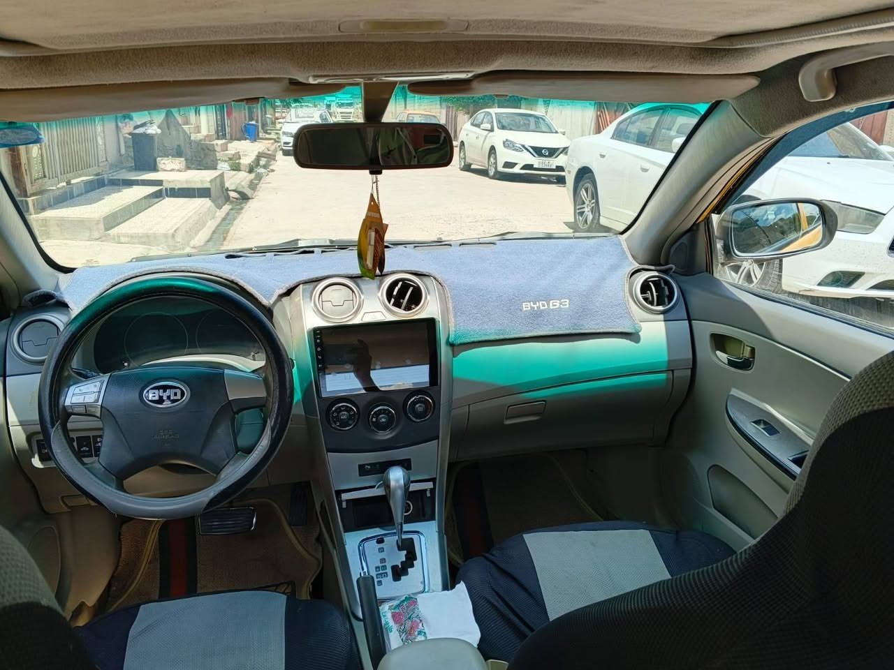 السلام عليكم بي وايدي جي 3 موديل 16 بيها بس باب السكن بي معجون او راس البونيد بي معجون شويه كير محرك مابي عيب تبريد شغال كير اوتو فتحه او بصمه اتريد تحويل اتريد وكاله اني حاضر خابر او تدلل مكاني كركوك  ***********  السعر 53 او بي مجال
