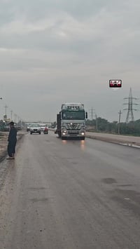 اخوان الاعزاء يوجد لودر لنقل كافه الاليات ٠٧٨١٢٢٤١٢٢٩اتصل وبيك خير وتد...