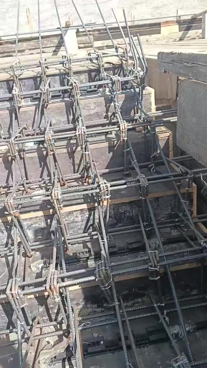 بسم الله الرحمن الرحيم          يعلن مكتب وسكله ليث الفهد
عمل بيت كامل تسليم مفتاح دفع مقدمة والمتبقي اقساط كل شهر 
مع انظر عمل حسب المواصفات واختيار الزبون
سعر المتر بناء بلوك مضغوط 385
سعر المتر بناء حجر 395
سعر المتر بناء طابوق410
*********** ابوليث
