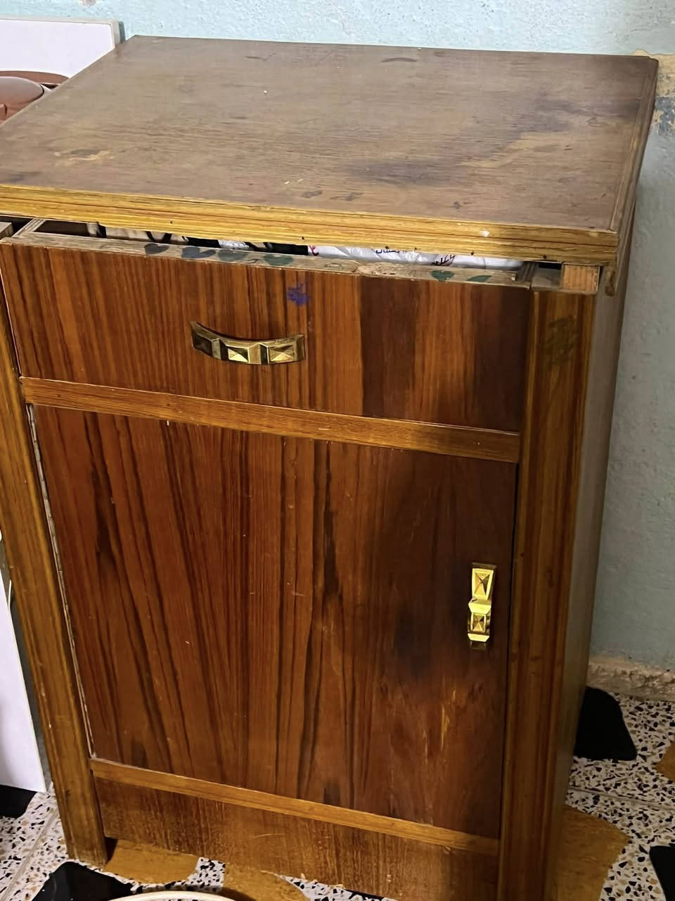 كنتور للبييع مع جربايه ومرايه وكومديات ثنين
واسط العزيزية


**إذا كنت صاحب هذا الإعلان وتريد حذفه لأي سبب، رجاءا أرسل رسالة إلى الدعم الفني**