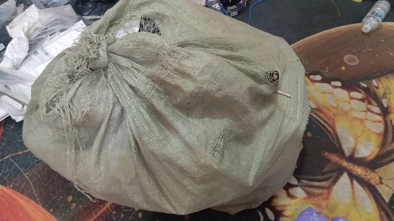 السلام عليكم عندي غراض امزون للبيع الي يرد يشتري خلي يتصل بالرقم ***********
