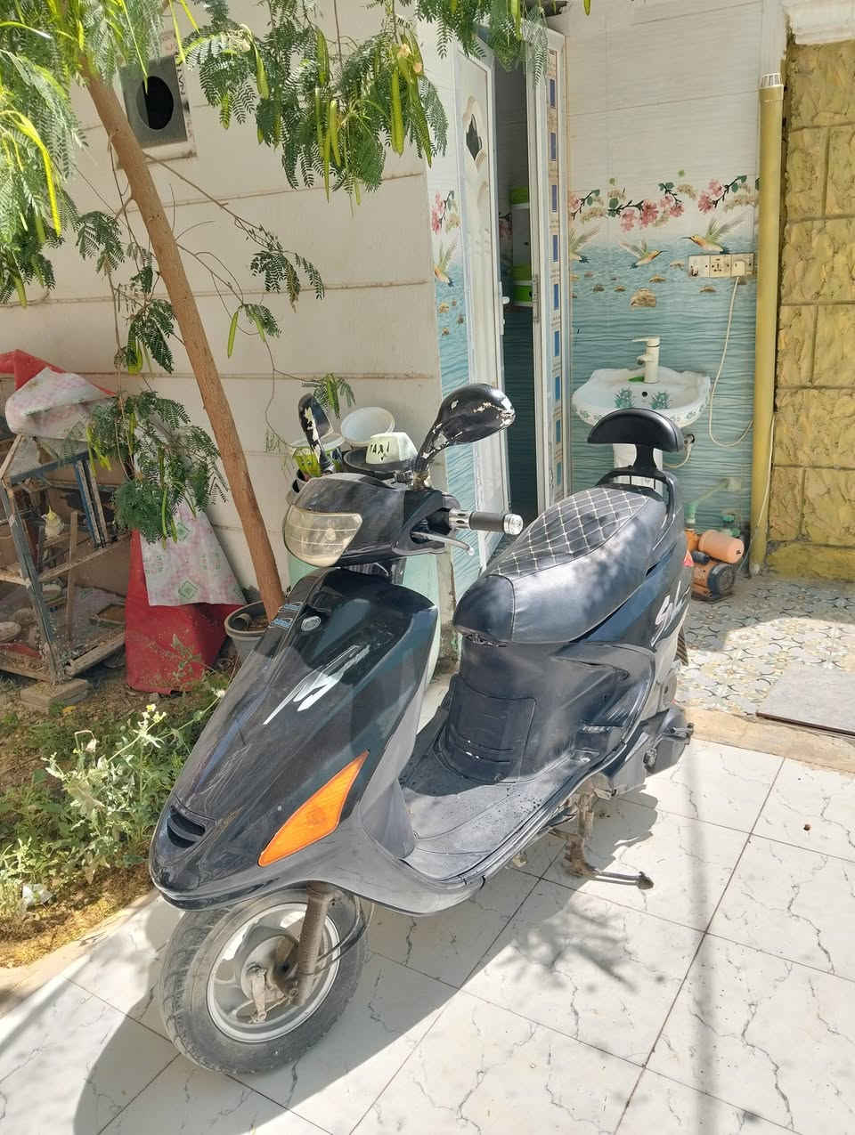 فراشه للبيع مجفته مره وحده تجفيت كامل سعره 400 ألف و بيه مجال مكاني طوريج حي الجمعيه رقمي ***********
