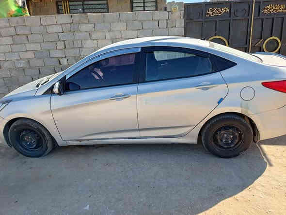 السلام عليكم اكسنت موديل 2016 رقم جديد بسمي سياره مكينه 1400مكينه وكير وتخم تأير حداديه كهربائيات تبريد كله مكفوله سياره مصبوغه حزام اثر جراد على أيدي سياره بيه ايضن حادث قطعتين باب وجاملغ جهت السائق تبدين بدون دواخل ولا لخود ولا شاصي واضح بل صوره ماني بابل سعر 75 وبيه مجال ***********
