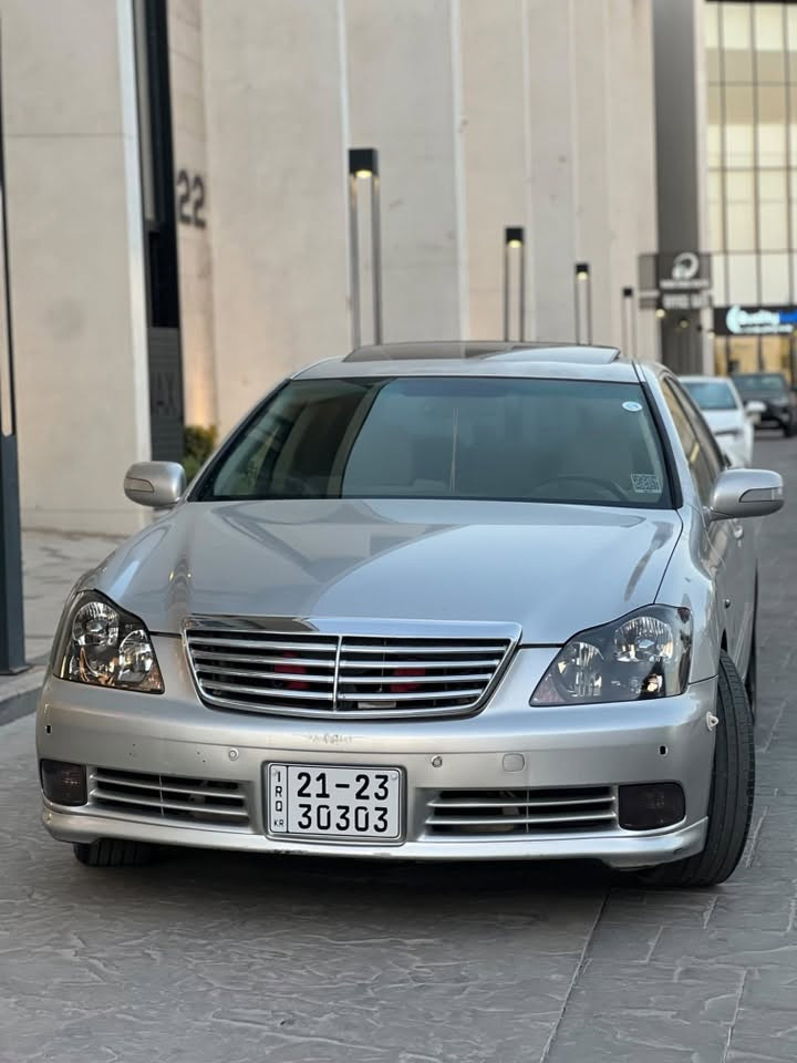 سڵاوو هاوڕێیان
شاهینە ١٨٢ ڕەنگی سلڤەر 
 بێ دووکەڵ  ٢٠٠٥  کۆدی بۆ کراوە 
 بیلاد سپۆرت  بێ بۆیاخ  ئێرە و ئەوروپا
٣ دوگمە  سڵایت بەس موووسس 
 ٦ سیدی بۆکس شاشەو کامێرا تەحدید سورعە
لایتی لۆک عەتەری مارسیدس سوکان کارەبایی 
گێڕ و مەکینە و تەبریت و کارەبای  بەشەرت
هایدرۆلیک و ڕۆنی گێڕ و مەکینەی گۆڕاوە 
تایەی تازەیە وویلی عادی ١٧ ی تۆیۆتای لەژێرە
کامل مەسروفە  بێ کێشەیە 
نرخی ٦٦ گەڵا و مەجالی تیایە 
***********
شوێن سلیمانی
