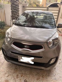 للبيع كيا بيكانتو موديل ٢٠١٥  فول مواصفات بصمة  فتحة سقف  حساسات  كراس...