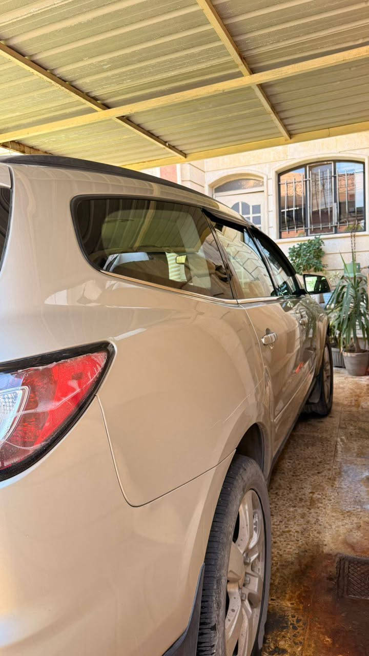 Chevrolet traverse 2017 وارد خليجي
المحرك6 سلندر حجم 36 
رقم اربيل 
ماشية 100 كيلو 
السيارة ثمانية راكب 
بيها حساسات و كامرة خلفية 
للتواصل على الرقم ***********

