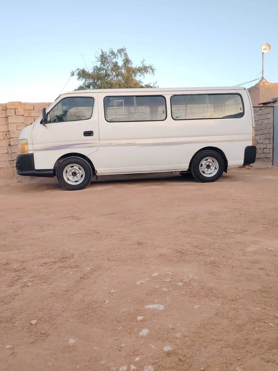 سياره نيسان موديل 9 سياره خير من الله كير محرك  منضومة غاز شادله جديده داخل مدوشم كله  صفحه الطويله مكفوله من الصبغ ولصفحه الكصيره صبغ فقط باب الصدر ربع بيه صبغ   وبيه صبغ فقط بل بجم اثر دعجه كد الشبر  وبل جنطه صبغ تخم تاير صدر جديد رقم نكليزي بغداد  مصفره هيه وغرامات هزه جديده بسمي مكان السياره بابل مشروع المسيب رقم تلفون ((السعر115وبيهة مجال حك الجيه  )) ***********
