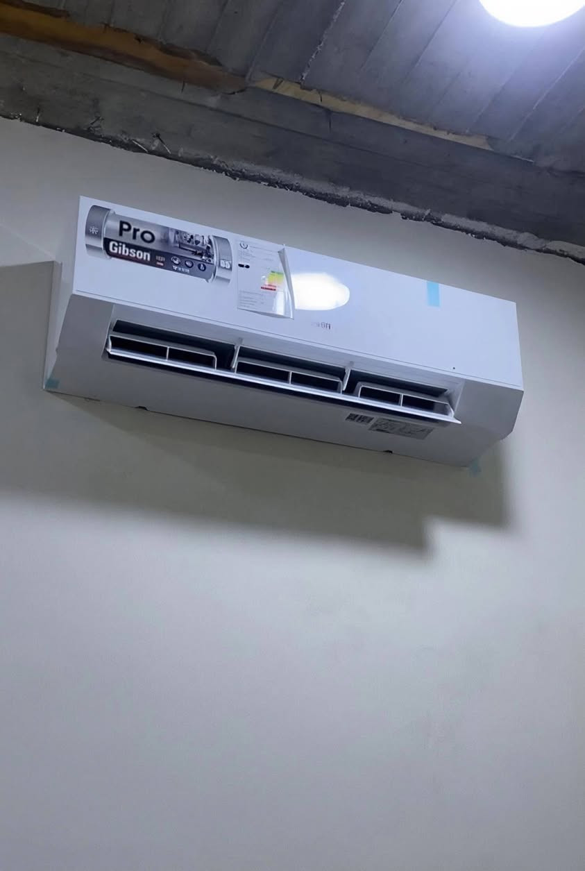 سبلت جبسون طن ونص
استخدم شهرين فقط r410 اصدار هاي
 السنة بسعر ٤٥٠ وبي شوي مجال
عنون البصرة-الجبيلة ***********
