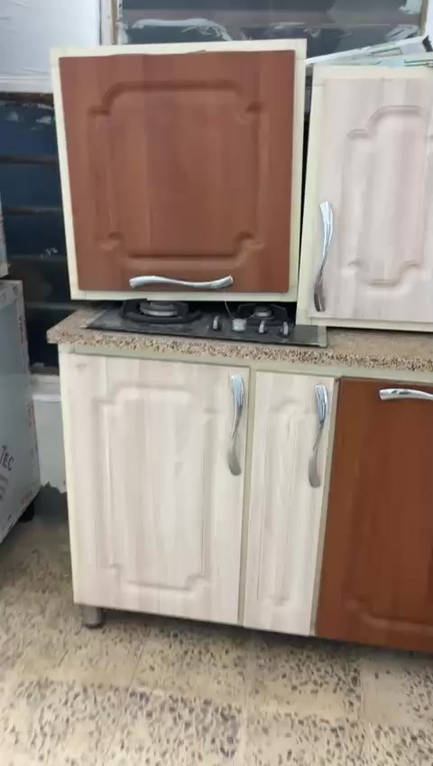 كاونتر المنيوم 
مستعمل نضيف 
كاونتر المنيوم والأبواب اج دي اف 
قياس أكثر من ثلاث امتار حرف ال كله مرمر بي طباخ سعره ٣٥٠ مكان السيدية اتصال ***********بي واتساب
