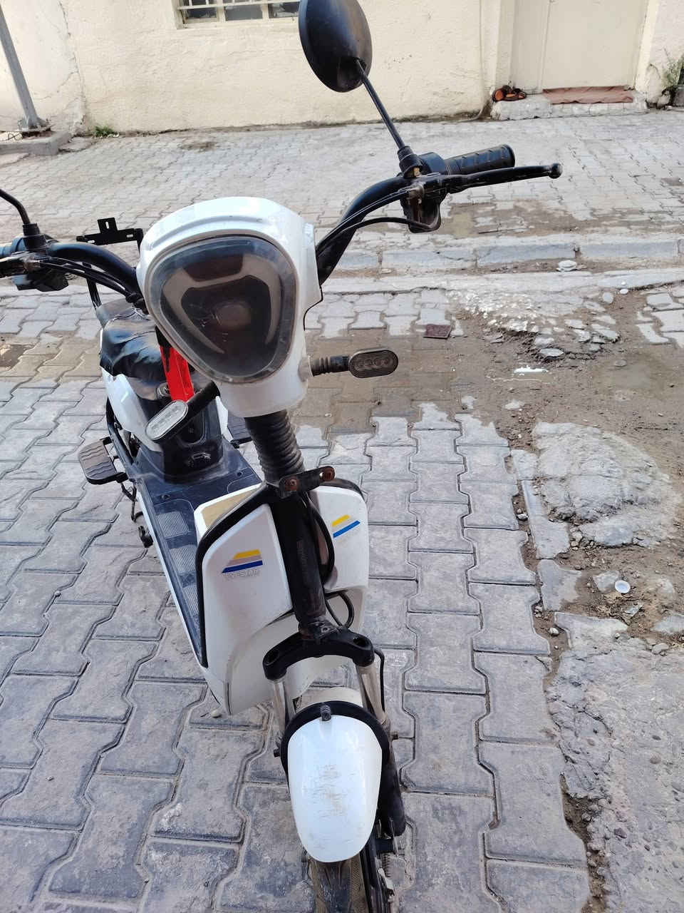 سلام عليكم من رخصت الادمنت عندي دراجه شحن حجم ١٤ للبيع يراد باتريات جدد *********** سعر على خاص بغداد الحريه
