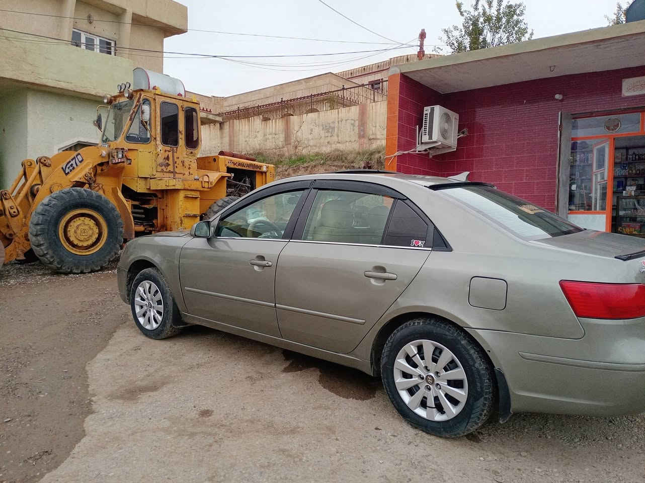 السلام عليكم سوناتا للبيع موديل 2010 فول أدوات فتحه سقف محرك 2400 المرغوب تدفئه تبريد كهربائيات كلها شقاله السعر 43 مكاني صلاح الدين الشرقاط ارقم ***********
