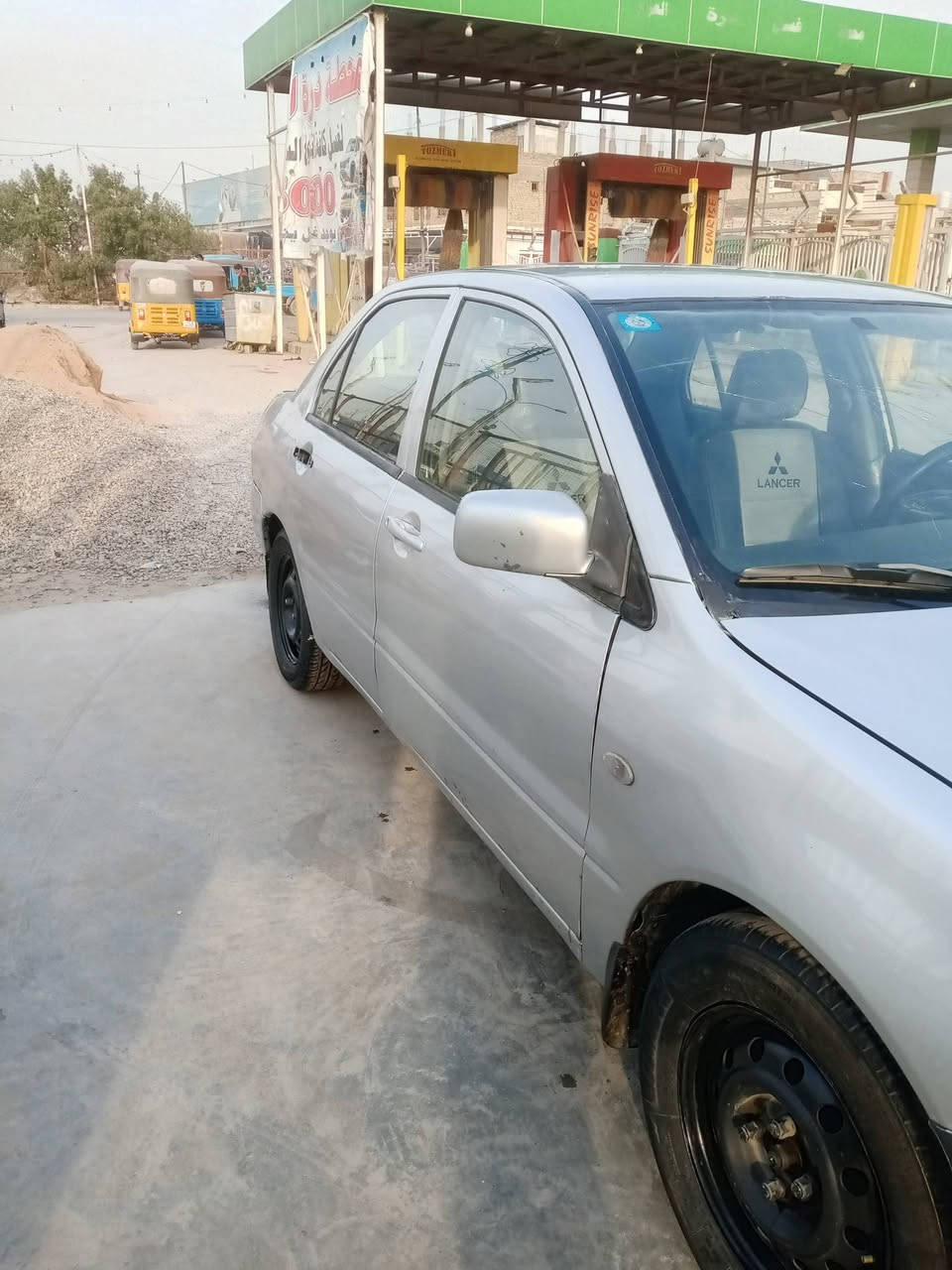 لانسر موديل 2005 مصبوغه عام اثر جراد مدوشمه كير اوتوماتيك مكينه شاشه كامرا مري تحكم رقم بصره مشروع وطني انكليزي سنويه هزه جديده سياره نضيفه مكينه 1500 مكان سياره المشتل أو العبيدي السعر 54 وبيه مجال 
 رقم هاتف ***********
