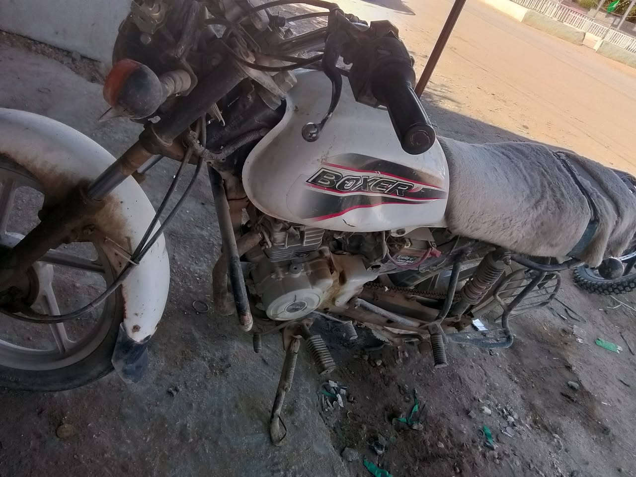 اخوان سلام عليكم بوكسر اوراق  يرادلهه اصولي يرادلهه تجفيت وترتيب للبيع كربلاء الحر قريب المستشفه التركي.  منطقه الشريعه ***********
