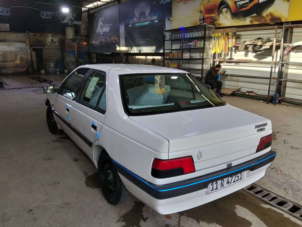 السلام عليكم بيجو موديل 11بسمنه السياره كير محرك صدر بارو داينمو باتري كلهن جدد تبريد شغال فقط شحن غاز وتعهد بي سنويه ال 31بيه طخه بلجاملغ الخلفي وعمرته تعمير من اخيسات من طخطخات السياره متعوب عليها بلعافيه عل ياخذه عارضه اب 32وبيه مجال حك جيتك عليه السياره حلوه من صبغ جديد غرفه جديده مصبوغه جديد يشهد الله صبغ مال مخافت الله ***********بيتي بغداد الامين شارع النواب فرع كوفي باب الحارة اب شرفك اقره منشوري وتصل عليه رجاء وهي كل التفصيل يمك اهلن وسهلن بلي يشتري عل راسي
