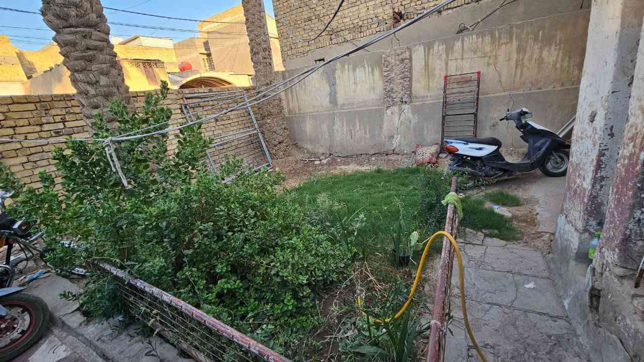 سلام عليكم
بيت مساحة 200م موقعة الجلبية خلف دائرة الكهرباء مقابل مدرسة الوطن العربي  ثالث بيت يبعد عن الشارع العام 10م طابقين بناء قديم الطابق الاول غرفة+ صالة + استقبال + مطبخ + حمام + صحيات خارجية الطابق الثاني غرفتين + ساحة
***********
