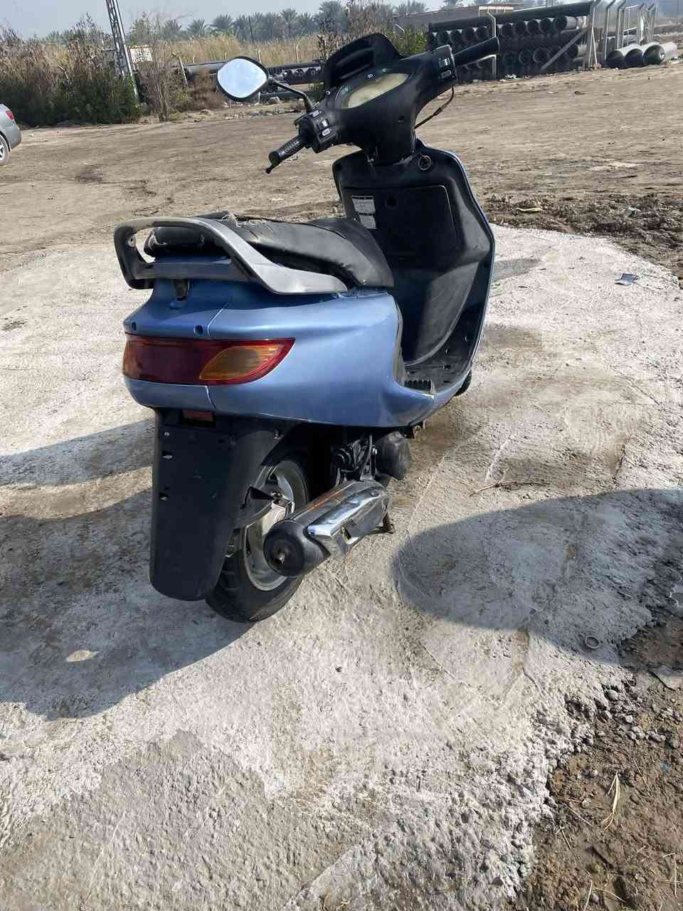 السلام عليكم

دراجه فراشه كامله  مكينه ما مفتوحه مابيه نقص كله شغاله الدراجه سلف هندر اشاير لايت زنون السعر ٥٠٠ 
***********
