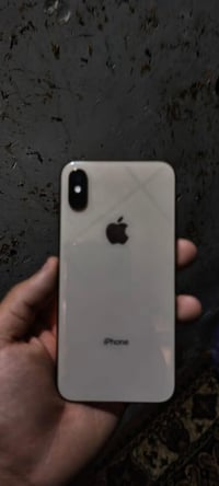 آيفون XS ٢٥٦ • بطارية ٧٦٪ • فيس ايدي واكف