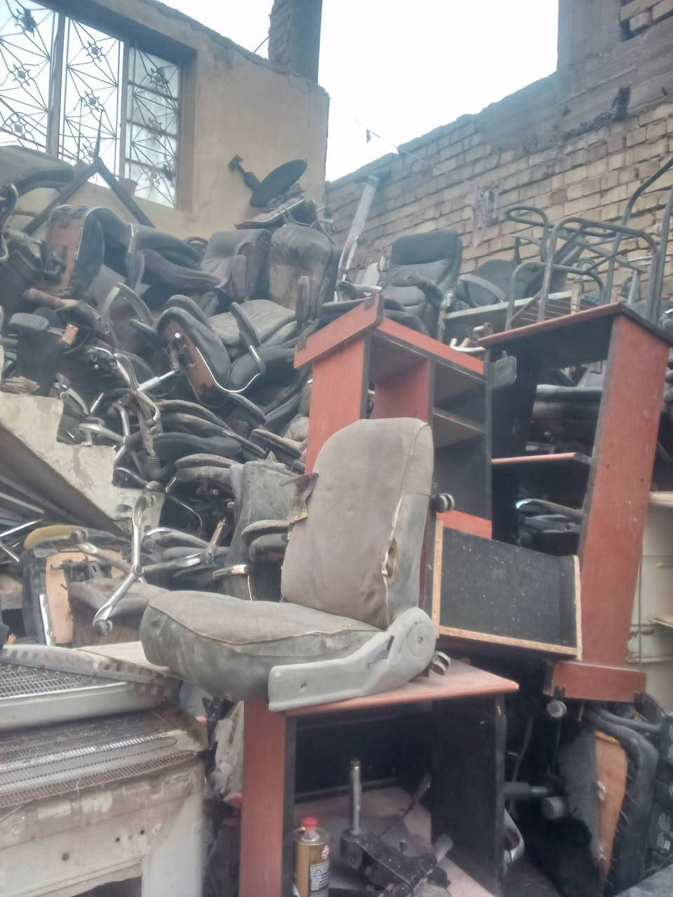 غراض للبيع مكانهم نجف ***********
