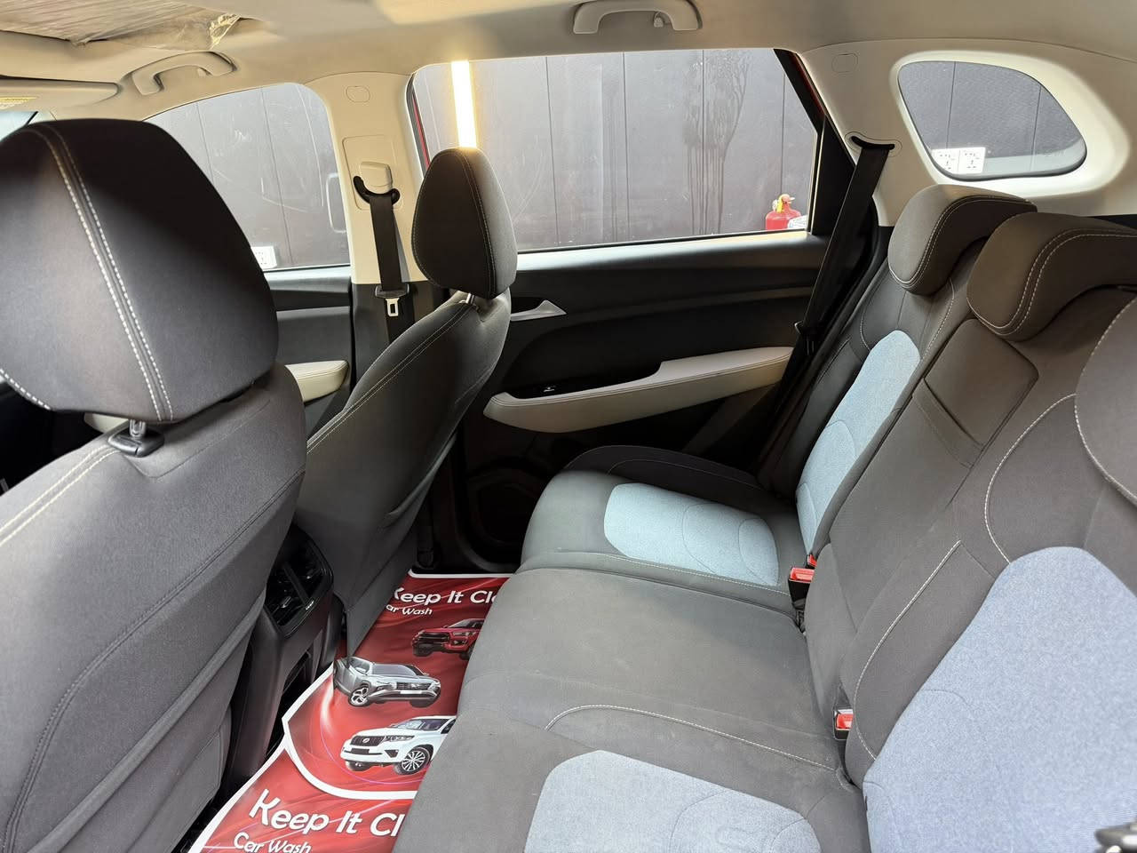 السلام وعليكم شوفر كابتيفا للبيع موديل  2021ماشي 60 الف نظيفه جدا استعمال بيت وبيها ادامه كامله جاهزه من كلشي مكان بغداد اليرموك اربع شوارع سعر135وبيها مجال بسيط
***********
