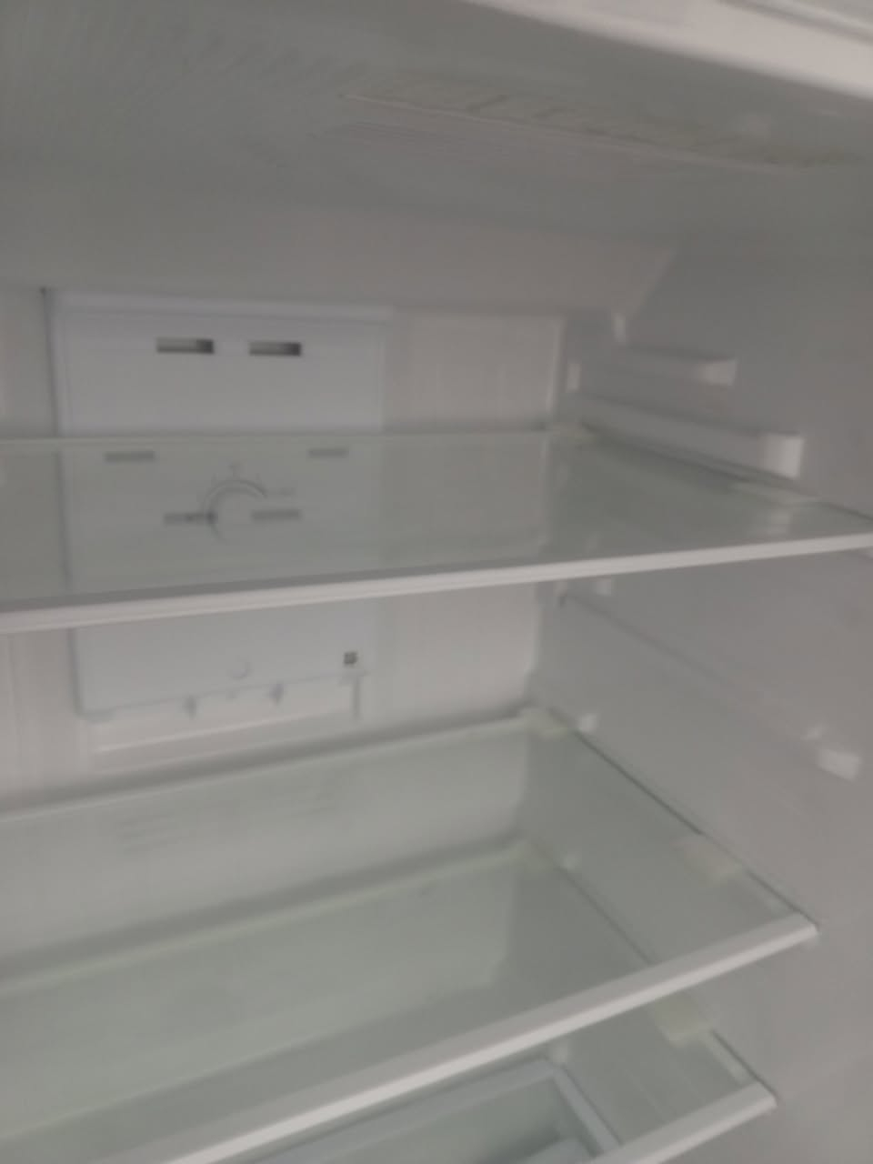 سلام عليكم ثلاجه سامسونك (RT28)
لون سلفر ثلاجه كلش جديده سعرها (550الف)وبيها مجال عنوان بغداد مدينه الصدر رقم الهاتف (***********)وتساب بي وشكرا
