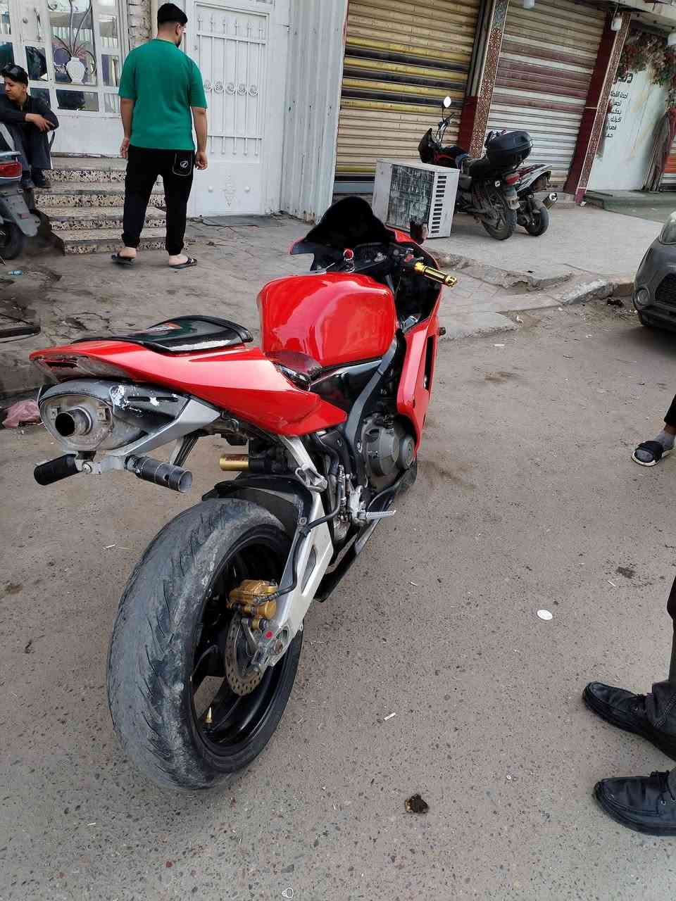 سلام عليكم
بطح هوندا rr600 مديل6 اوراق دراجه بيه فقط تصعد حماوه رايده مراوس شعندك نزل


**إذا كنت صاحب هذا الإعلان وتريد حذفه لأي سبب، رجاءا أرسل رسالة إلى الدعم الفني**