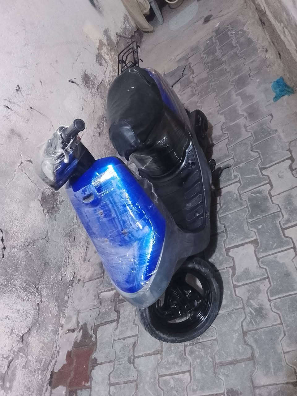 دراجه منغولي كلشي شغال بيه شاير لايت صوت المكينه ناعم كلش وطلع بل مشي 60نهضه ومشي فول قفل صندوك قفل اكسل قفل سكان كلشي شغال حساس البانزين حساس سرعه هم شغال سلفه باتريه تعبان هم شغال نص نكره شوكت مايعجبك تايرات مامي خلفي جديدات عنواني بصره سعر 250وبيه مجال ***********
