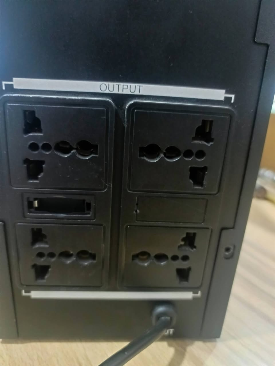 للبيع مستعمل 1500va
بطاريه جديده مبدلهه للبيع بسعر 50 مع البطاريات 
العنوان بلديات قرب الامن العامه 
***********
