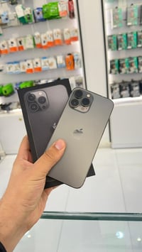 13 برو ماكس  شرق اوسط 82 بلادي  السعر 750 / 07810338928 وتساب