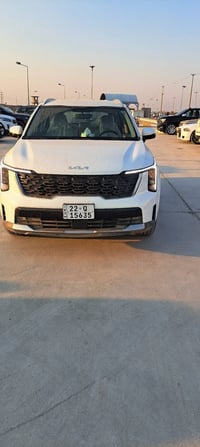 للبيع سورنتو 2025 ماشيه 13000 كلم سياره خليجي ماخذه زيرو قبل ٤ اشهر مو...