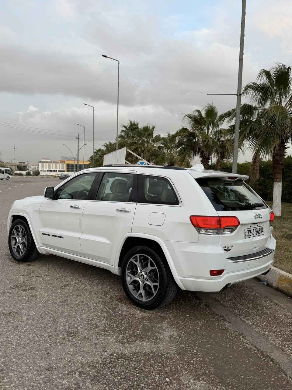 جيب 2019 اوفر لاند ( خـليـجـي )
فول مواصفات  مكفوله كفاله عامة 
عليها منظومة عدسات اوزوم الكشافات والايت العالي 
ماشية 120 الف كيلو حقيقي
لون ابيض
المواصفات 
-جكات 
‏-4X4
‏‎-كشنات جلد بيجي
‏‎-بصمة تشغيل وابواب
‏‎-جنطة كهرباء
‏‎-حساس امامي خلفي
‏‎-رادار جانبي وخلفي وامامي
‏‎-تشغيل عن بعد 
‏‎-نقطة عمياء 
‏‎-مصابيح LED 
‏‎-مصابيح متحركة مع المقود
‏‎-تدفئة مقعد السائق والراكب
‏-‎كراسي السائق والراكب كهرباء
‏‎-تدفئة المقود
‏‎-مقود كهرباء
‏‎-المقاعد من الجلد 
‏‎-نظام قيادة اقتصادي ورياضي وعادي
‏‎-شفتات ستيرن
‏-‎نظام (ثلجي.رملي.طيني.صخري)
‏‎-بلوجكترات LED.
‏‎-شاشة كبيرة
‏-‎سيستم صوت بلادي
‏‎-نظام الملاحة والخرائط
‏‎-نظام تثبيت السرعة (الكروز)
‏‎-نظام تحديد المسار
‏‎-كاميرا دوارة اصلي
‏‎-تدفئة بالمرآة
‏‎-مرآة جانبية قلاب عند الرجوع
‏‎ -مرآة تعتيم عاكسة للضوء داخلية وجانبية
‏‎-اطارات حجم 20 كروم
-سنوية هز رقم ژينكة جديد لحد 2028
اربع طايرات جديد 
صدر امامي خلفي جديد 
بدون اي نقص 
بدون صبخ بدون تعديل بدون تبديل 
كير محرك بشرط مامفتوح 
للستفسار اتصال الرقم التالي 
سعر 293$ 
***********
