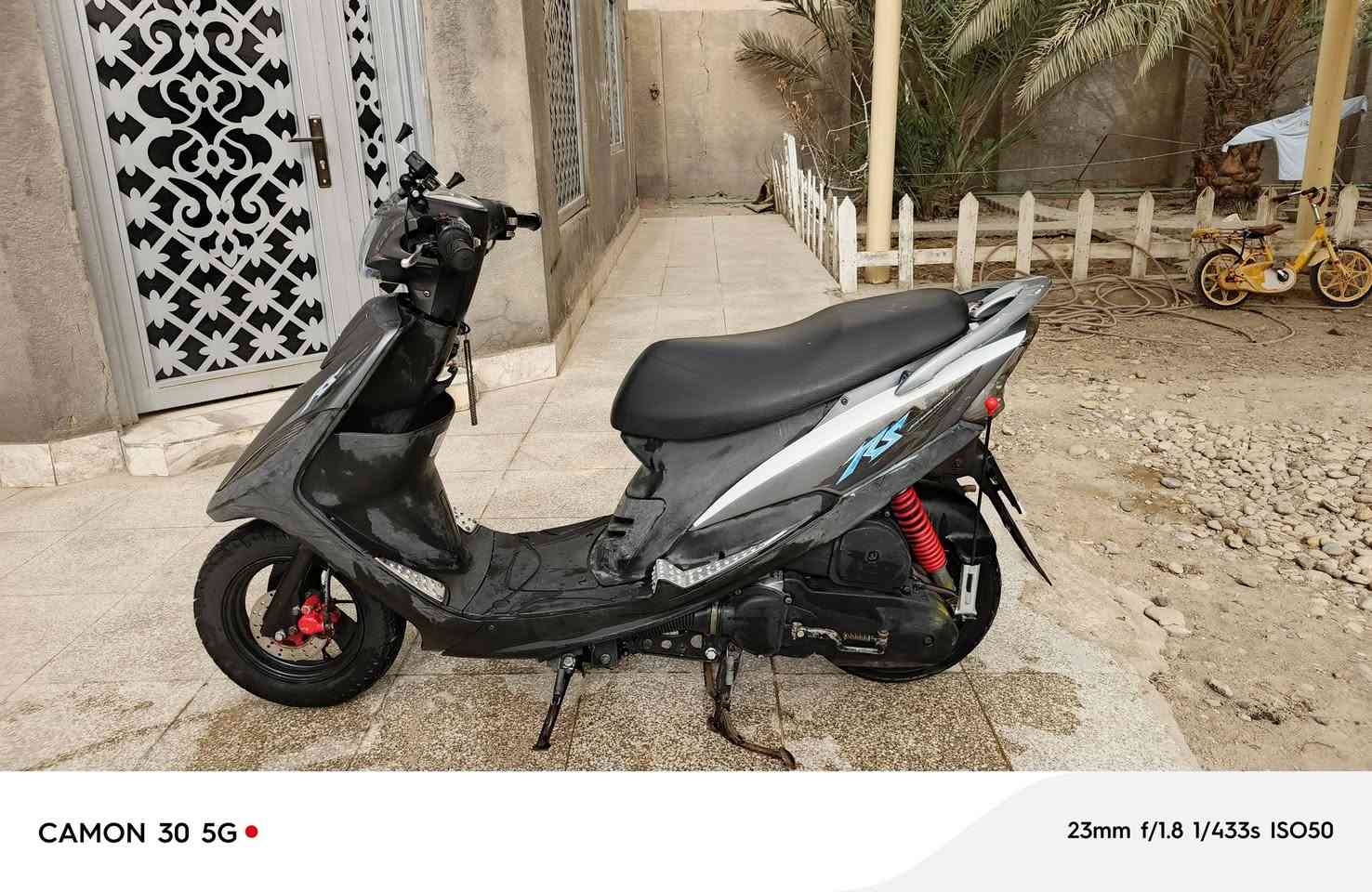 سلام عليكم دراجه ماكس عدله للبيع دراجه كله ختم واحد ماخذه حاويه مكاني بصره دير ***********
