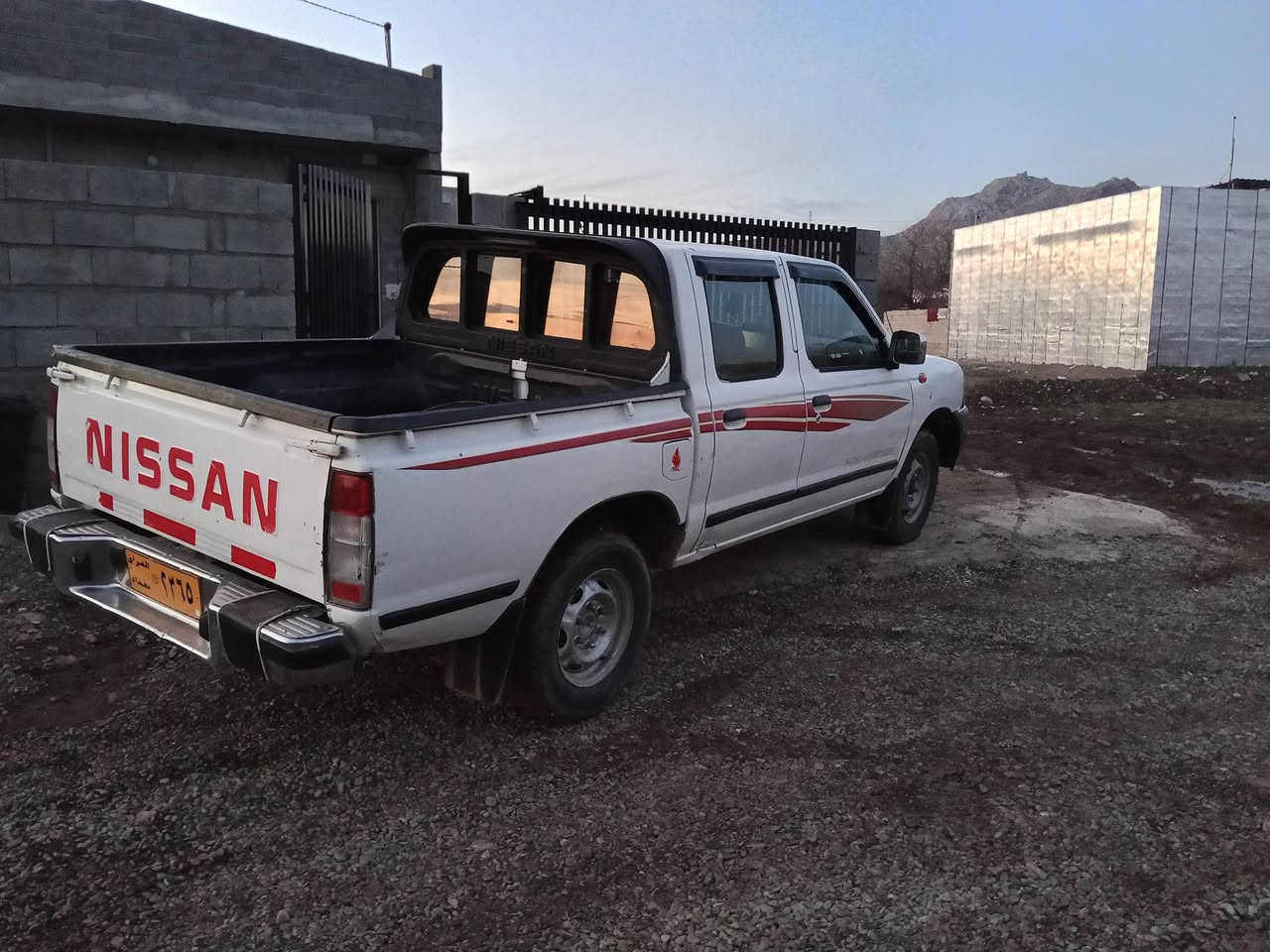 نیسان مۆدێل 2008  براوە ناوسورجام کارەبا ئاوێنە کارەبا سەیارەکە کامل جایز کراوە بێ م  سرەفە 
گێرو مەکینەو اکسل بەشەرت
بێ تەقەورەقە 
کۆدی ئاسایشی بۆکراوەـ
سعری 60گڵا تۆزێ مەجال
0751 1746870
