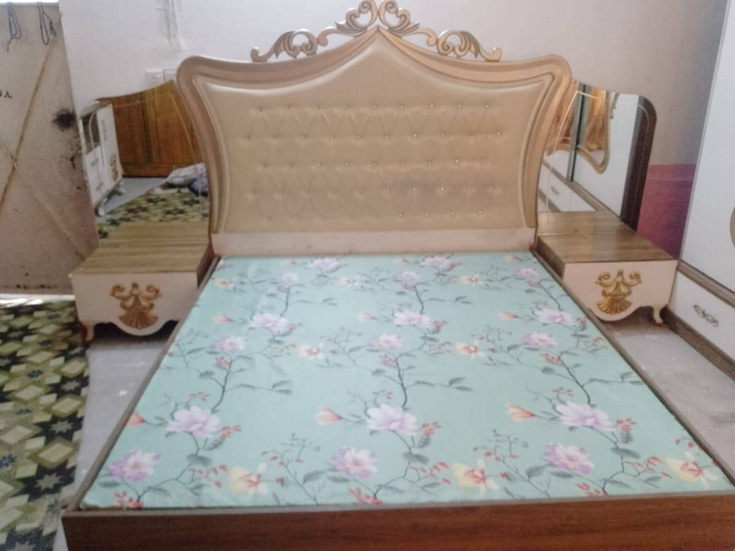 غرفه تركيه السعر 300وبيها مجال شراي اتصل ***********مكاني كربلاء
