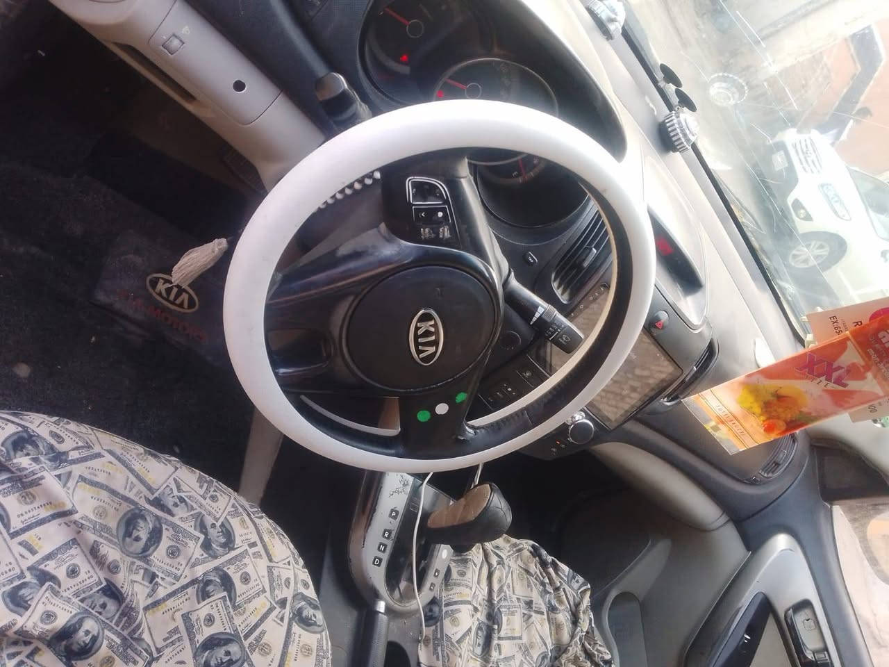 كيه سيراتو موديل 9 خليجي تنته كير مكينه كله مكفول تخم تاير ابو خط تبريد شغال بدي مكفول من ضربه مصفره هيئه وغرامات السعر 75 للاتصال على *********** العنوان بصره جمهوريه
