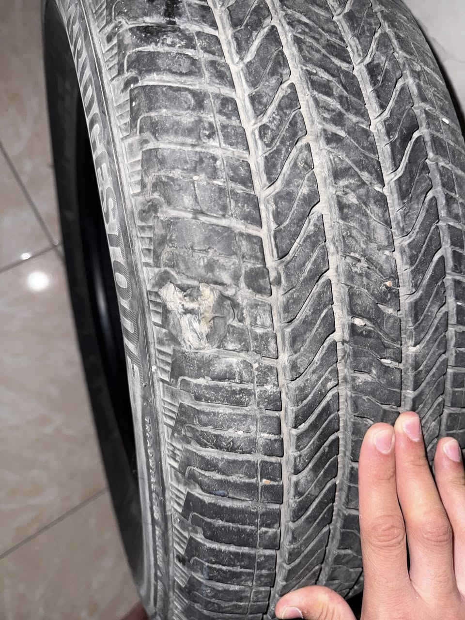 اطارات عدد 4 تخم
3 منهن برجستون 
225/65/17 
وتك ماركته ماعرف شنو 
تك بي هاي الضربة
نقشتهن ماممسوحة
اللي يفيدنة يراسلني 
عنواني البياع


**إذا كنت صاحب هذا الإعلان وتريد حذفه لأي سبب، رجاءا أرسل رسالة إلى الدعم الفني**