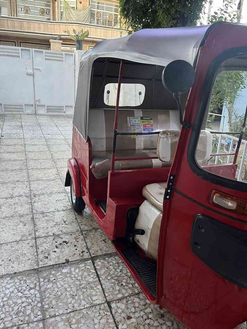 السلام عليكم تكتك 2017شهر ال12طابه بل 18رقم و سنويه تحويل ثاني يوم.التكتك كامله كلشي ما ناقصه تشغل و تطلع كلشي شغال تخم تاير جديد مكينه تخبل لا تنقيص ولا تبخير ربع ما تذب عليه السعر 4و800وبيه مجال مكاني زعفرانيه رقمي ***********
