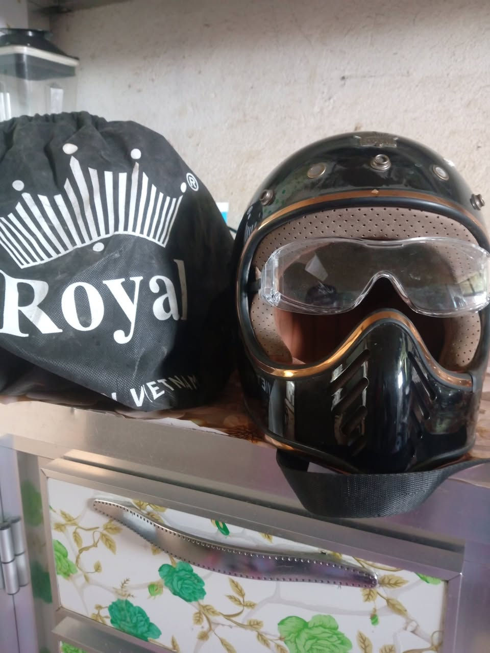 خوذة دراجة أمريكي أصلي قيم وأخذ *********** بي واتساب بغداد
