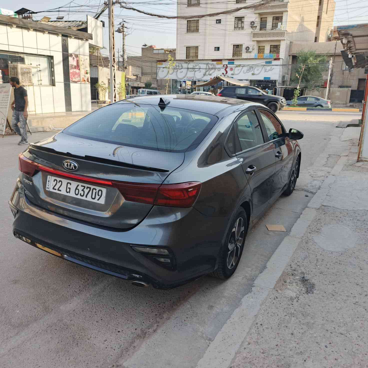السلام عليكم
كيا فورتي 2019 فيلي 
شاشه جبيره 
- تحكم ستيرن - 
نظام الحفاظ على المسار 
- وضعيات قياده 
- مري شفط 
- محرك 2000 دوش 
صور الحادث مرفق مع الصور
-  بيها بدايت نفخ 
السونار مرفق مع الصور
 رقم اربيل باسمي
سنويه وارقام جديده 
السعر ( 107 ) وبيها مجال 
مكاني بغداد حي القاهره قرب جامع النداء
اتصال ***********
