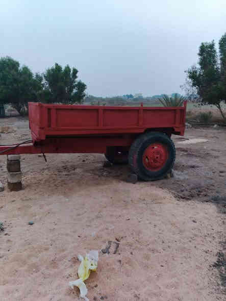 سلام عليكم عربانه سكندريه للبيع شرط تكلب جاهزه جك وصونده جدد تايرات جدد بديهه نظيف كلش مكان ناصريه الفهود الشراي يتصل وبخدمته ***********
